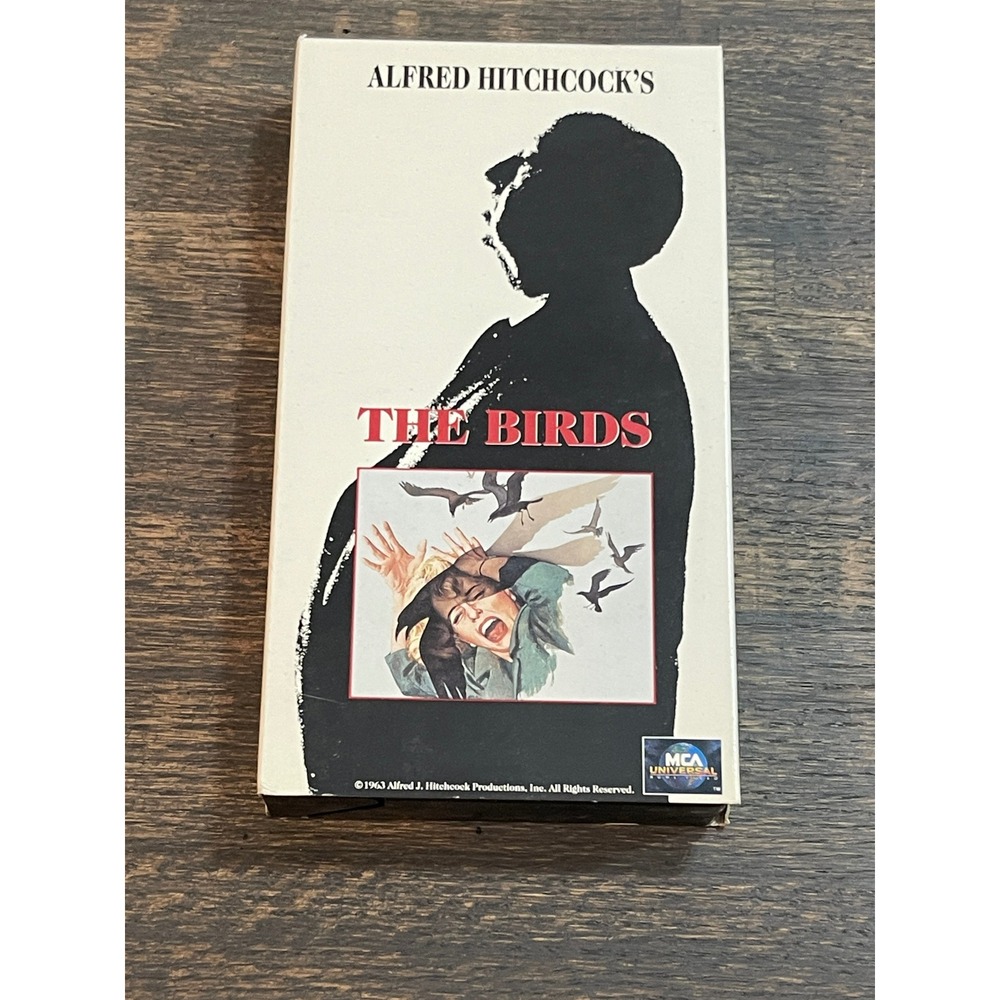 Alfred Hitchcock The Birds VHS Movie 1990 MCA Universal 55010 Horror Thriller